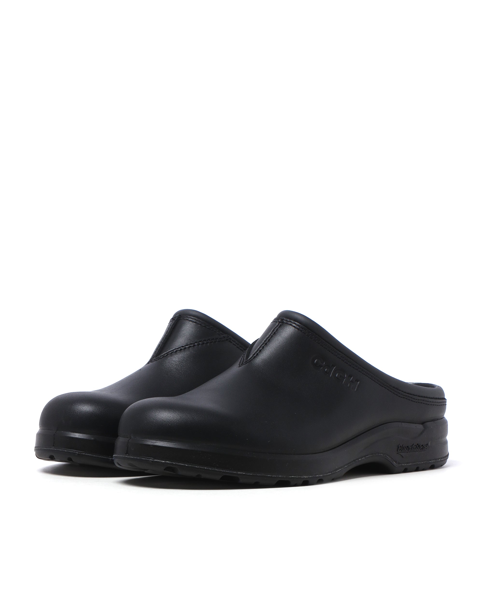 X Blundstone all terrain clogs