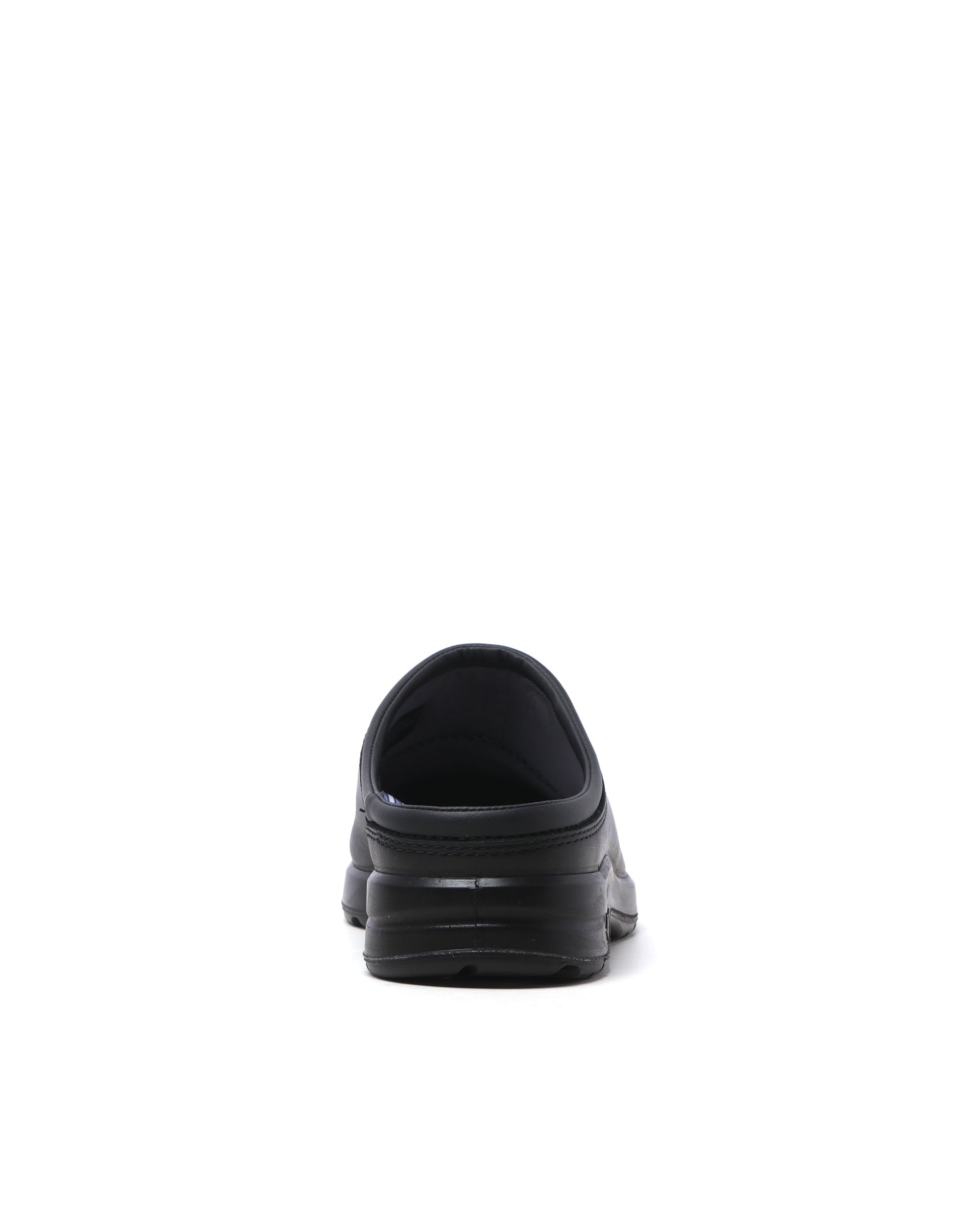 X Blundstone all terrain clogs