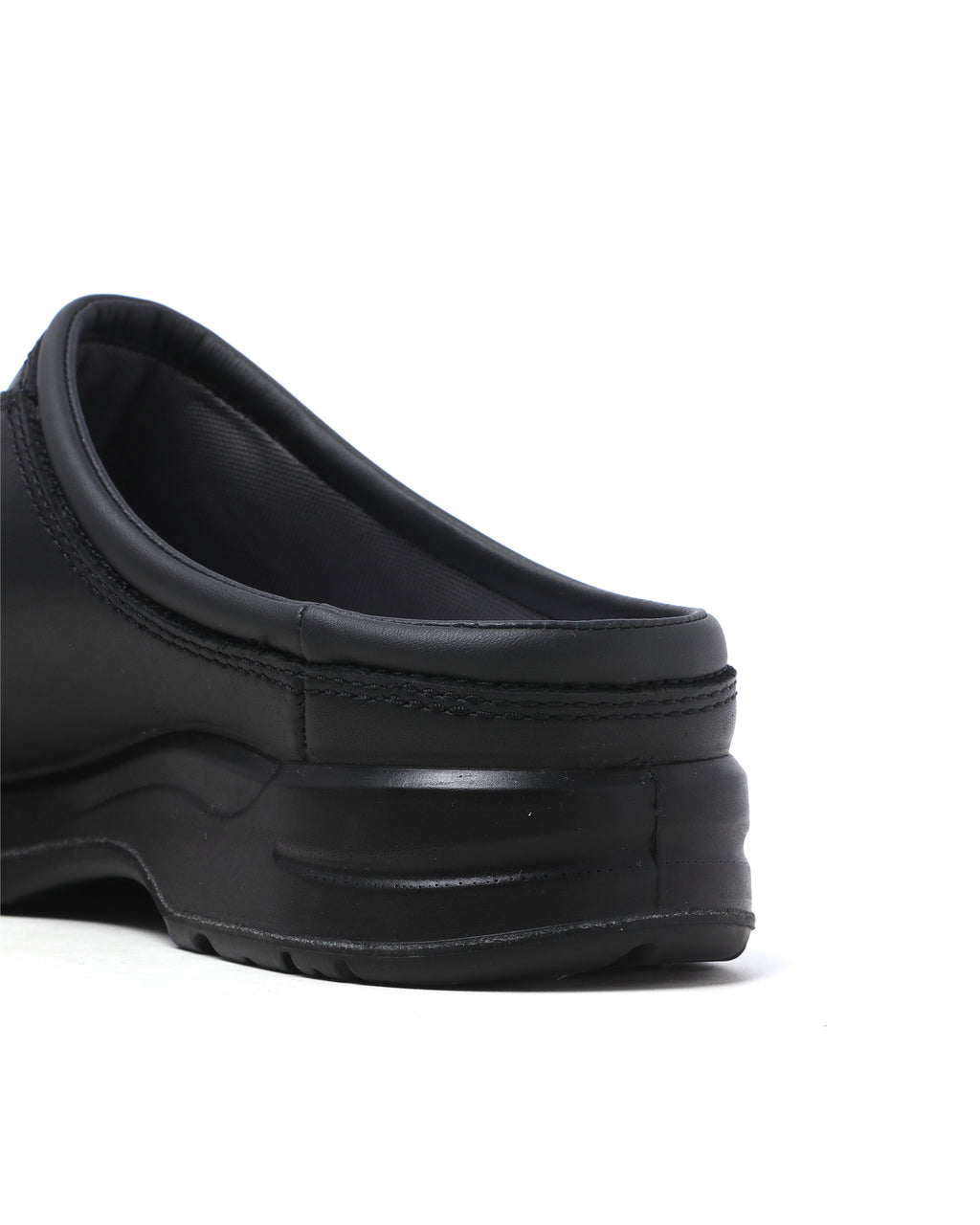 X Blundstone all terrain clogs