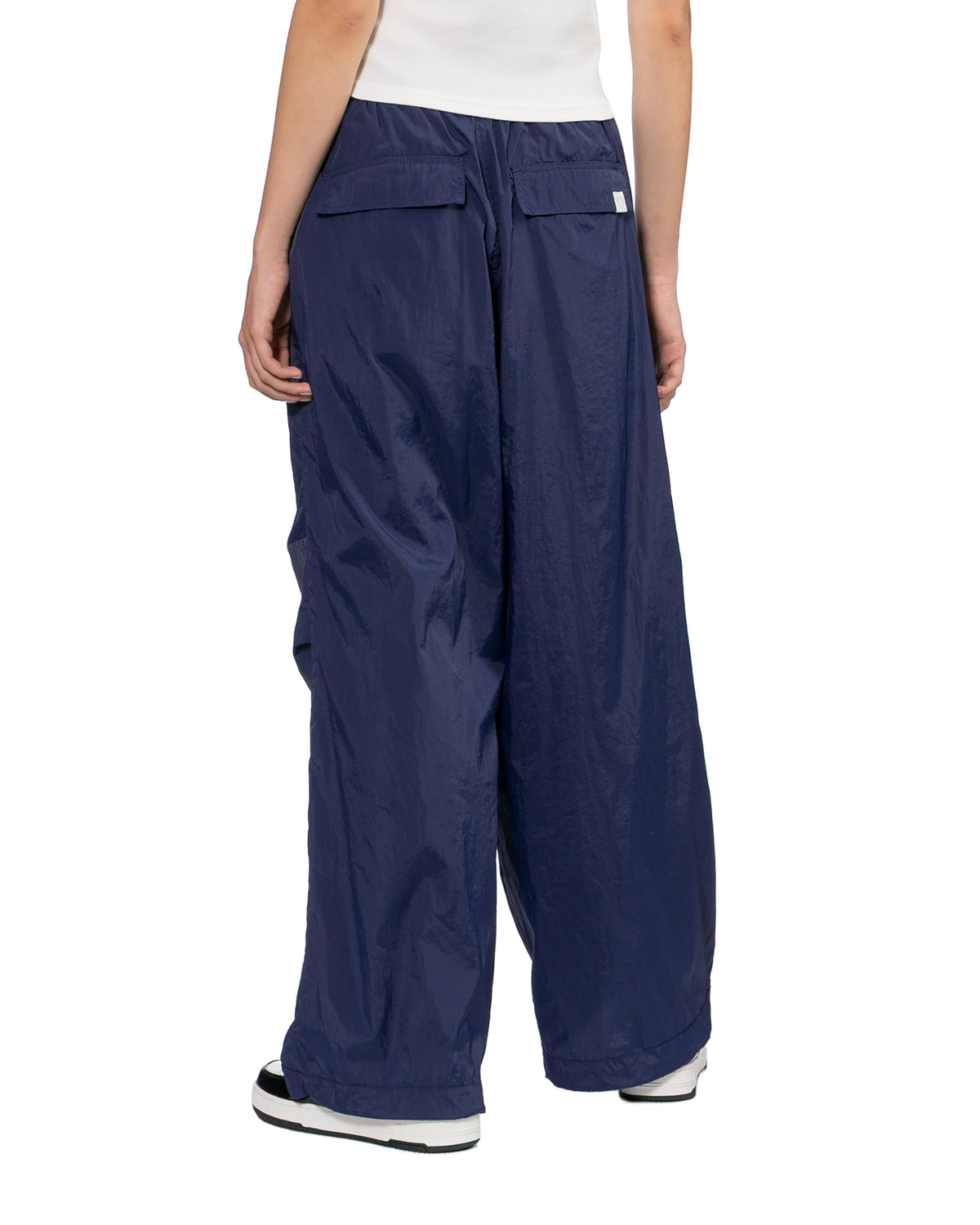 Wide-leg pants