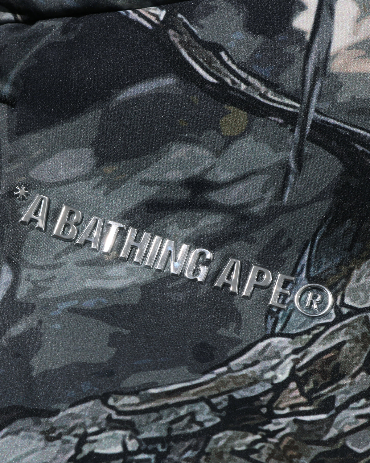 Tree Edge Camo Metal Logo Down Jacket