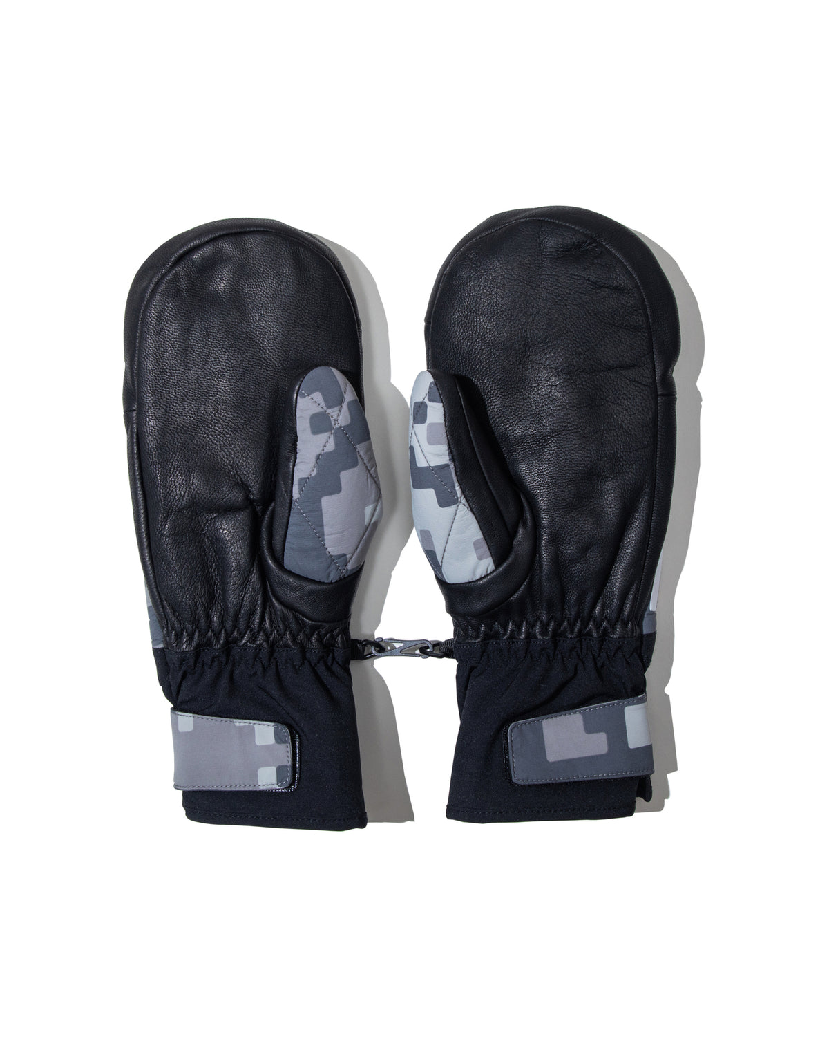 BAPE By Kazuki Kuraishi Pixelate Camo Polrfleece Gloves