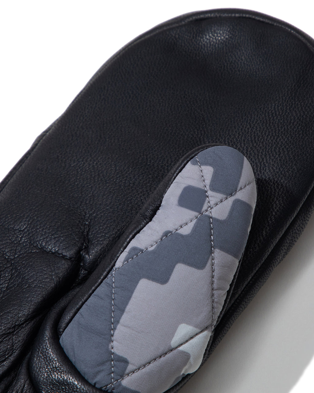 BAPE By Kazuki Kuraishi Pixelate Camo Polrfleece Gloves