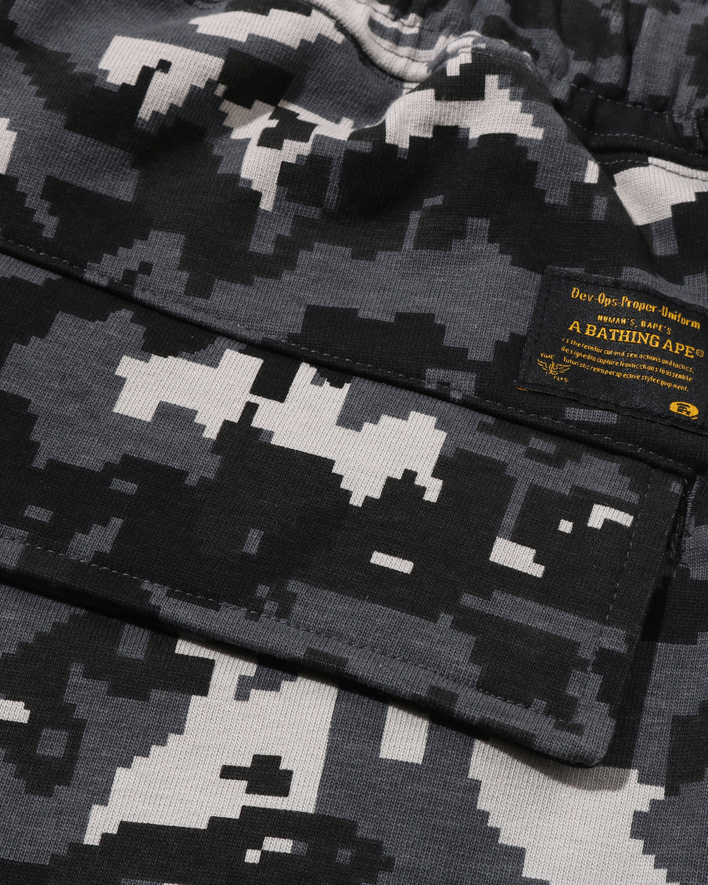 Multi Pixel Camo BAPE STA Logo Cargo Relaxed Fit Sweat Shorts