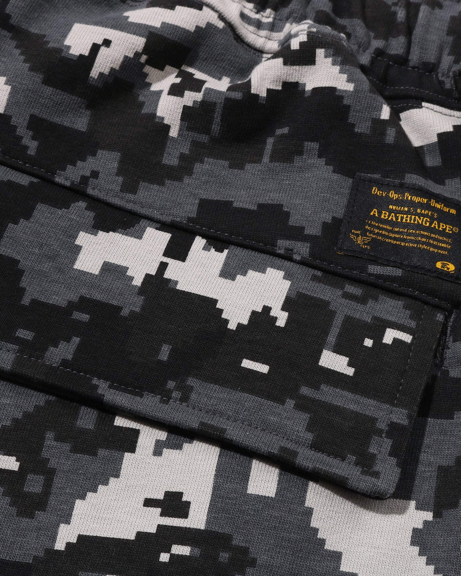Multi Pixel Camo BAPE STA Logo Cargo Relaxed Fit Sweat Shorts