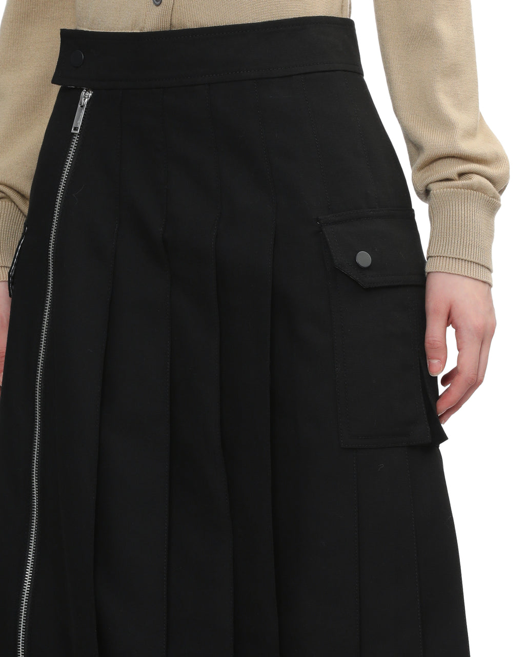 Pleated cargo skirt