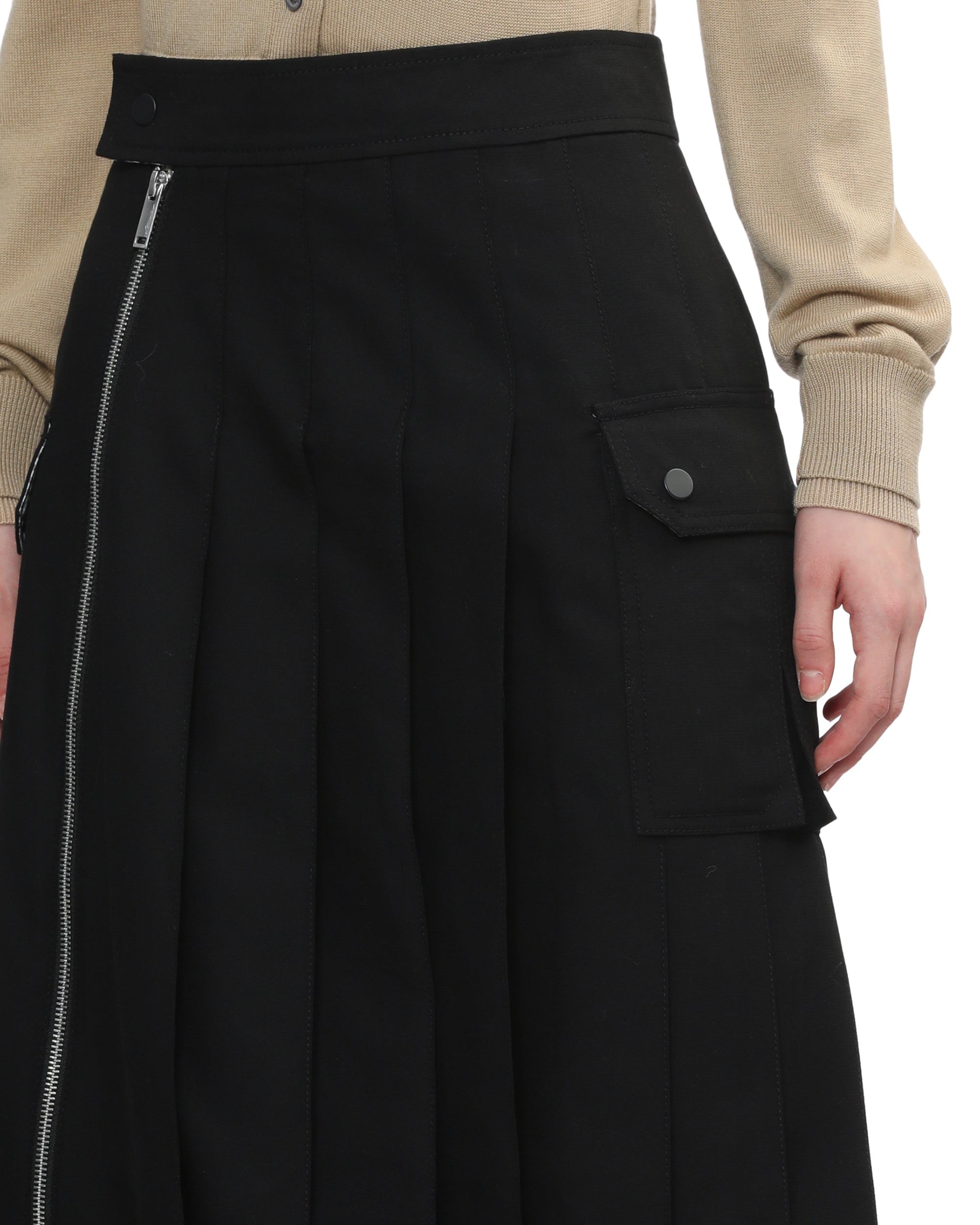Pleated cargo skirt