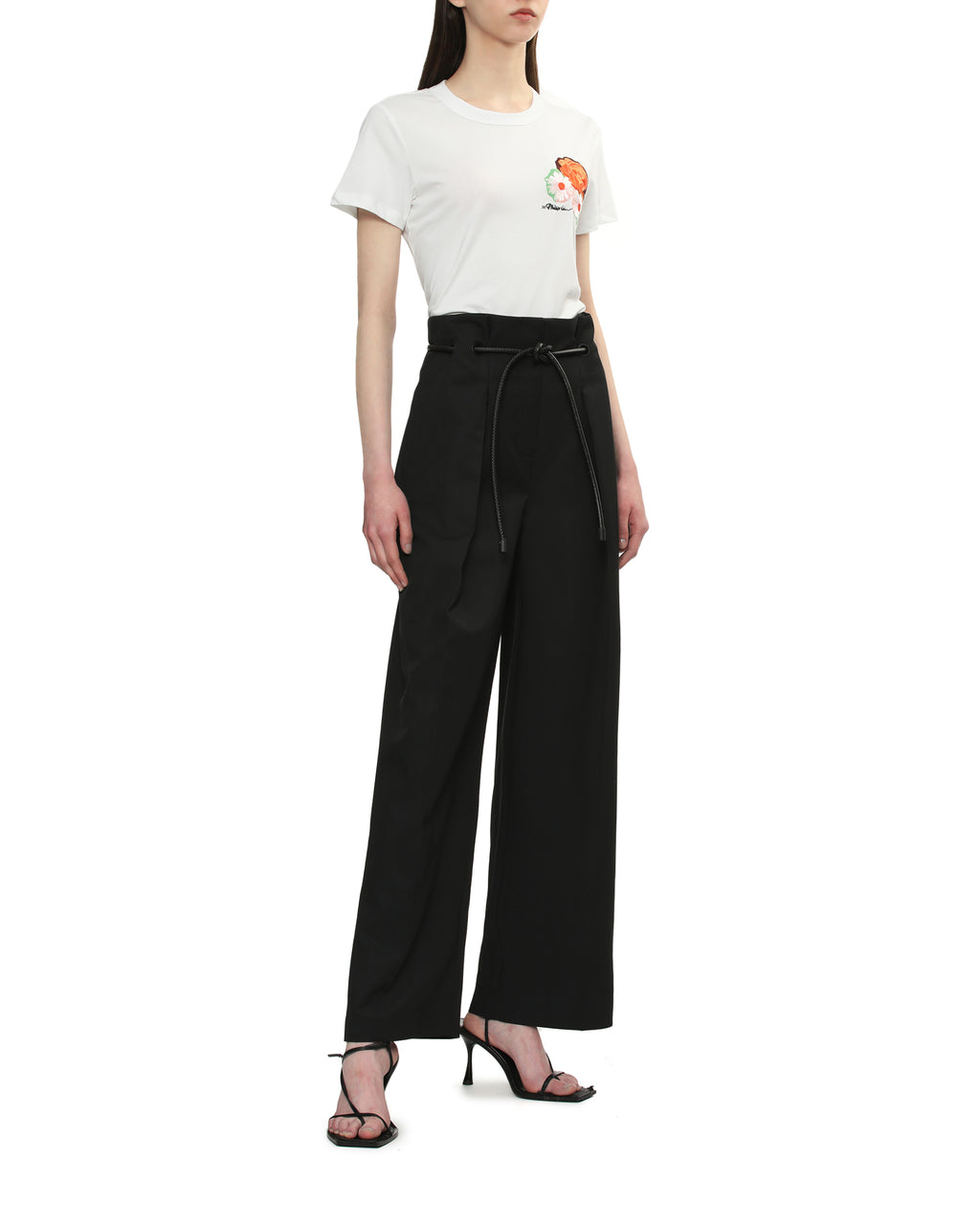 Bouquet embroidery cropped tee