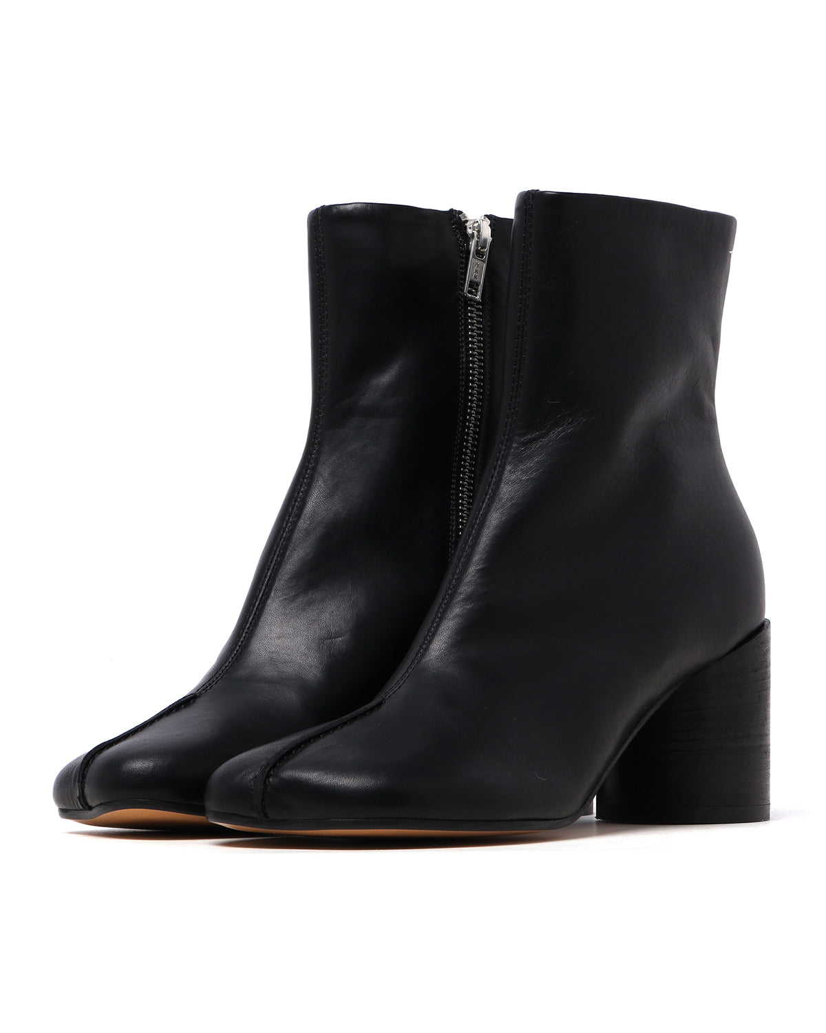 Anatomic ankle boots