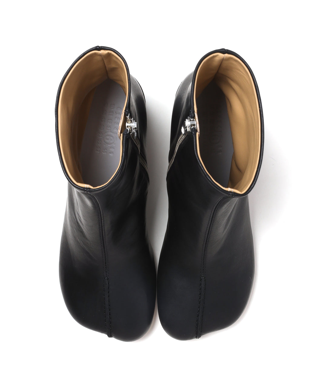 Anatomic ankle boots