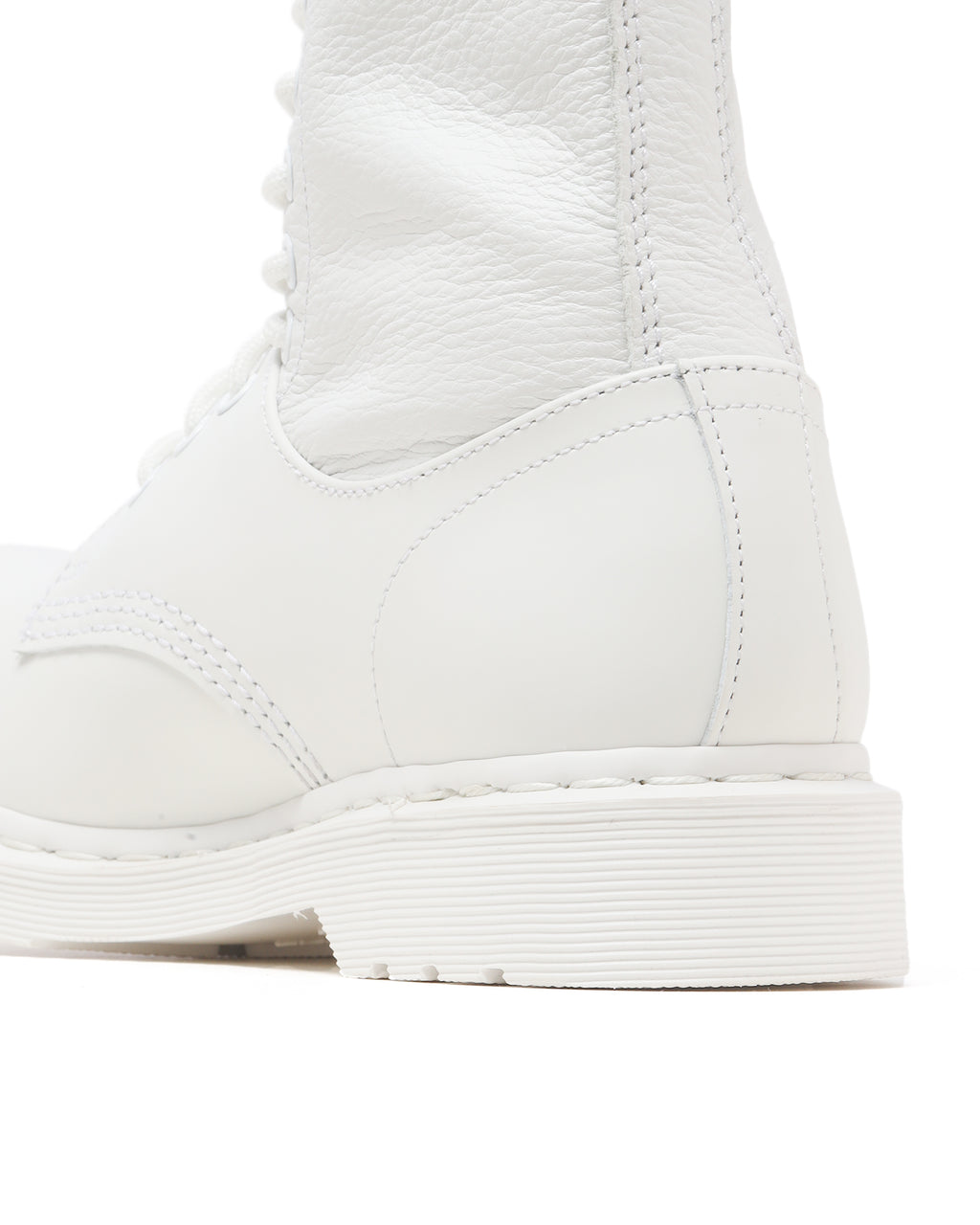 X Dr. Martens 1460 boots