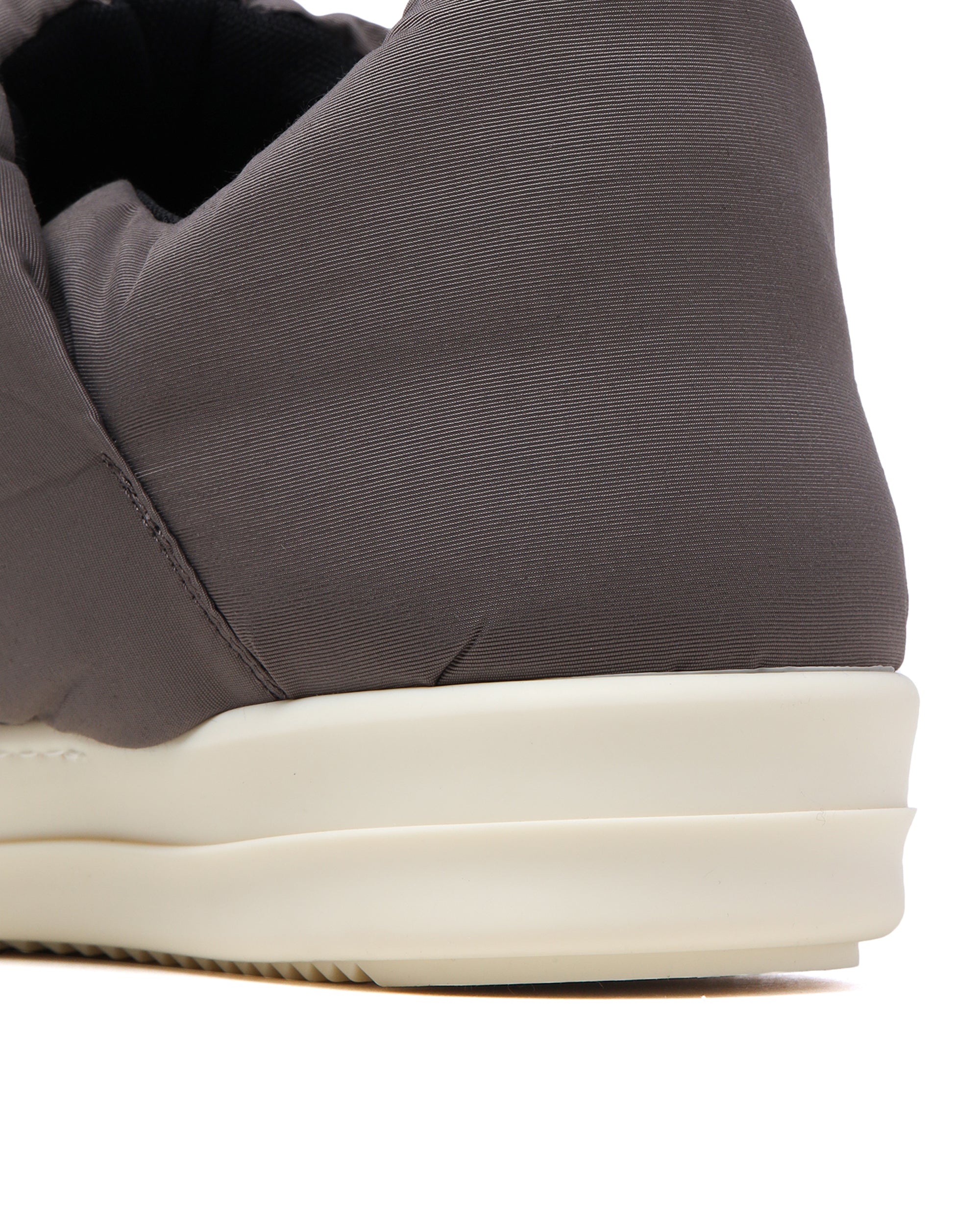 Puffer slip-on shoes