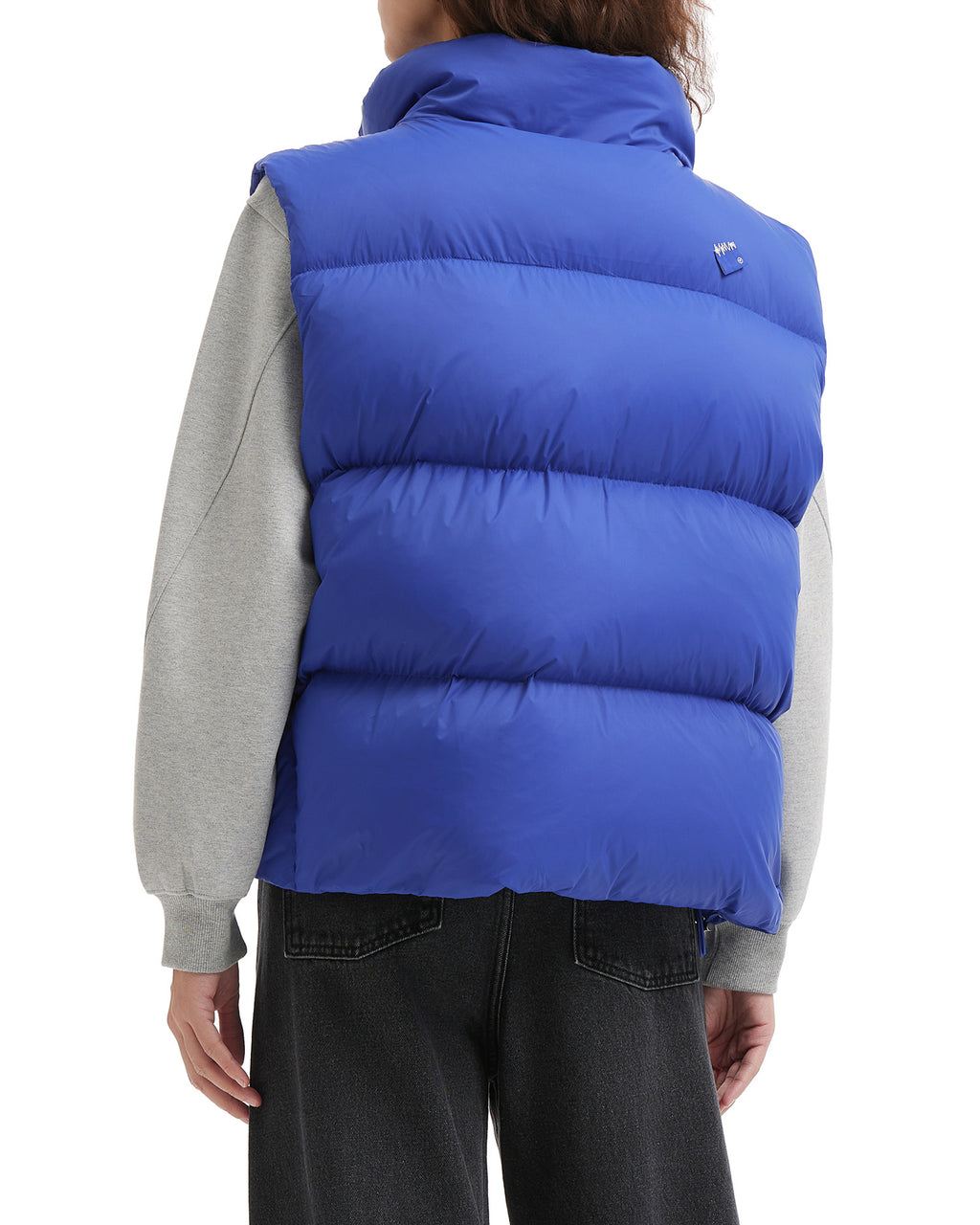 Significant tag puffer vest 01