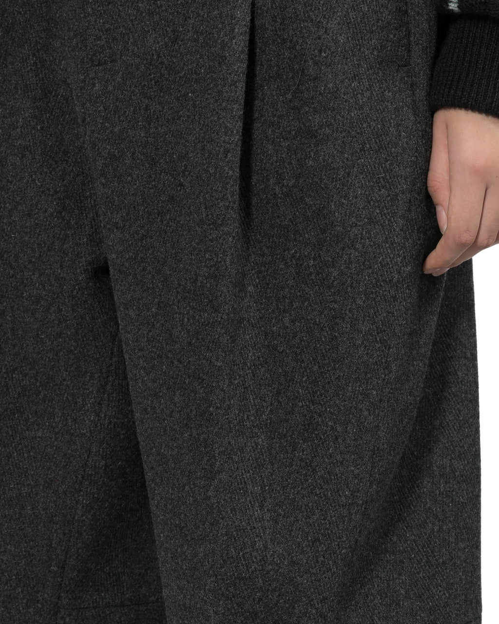 Pleated cropped pants