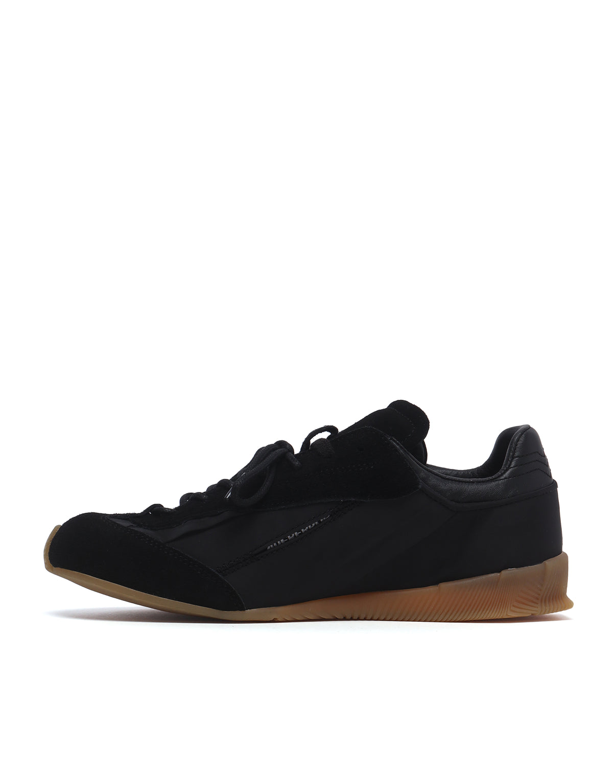 Skid sneakers