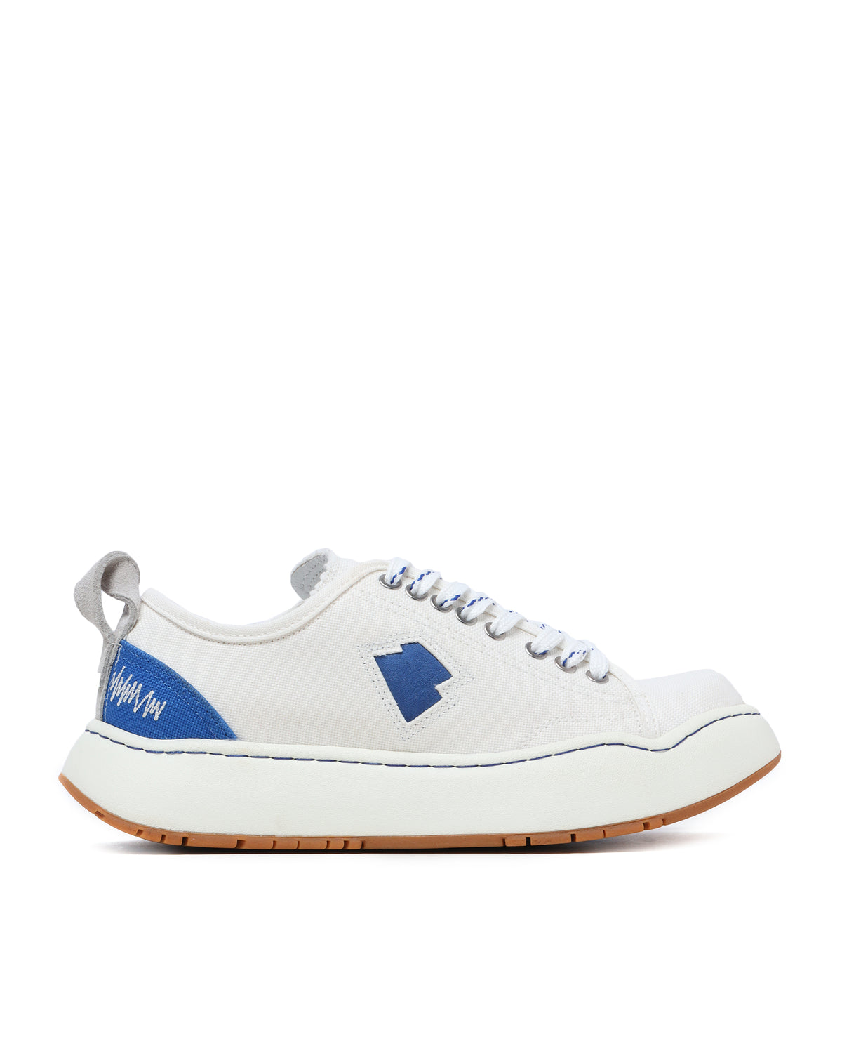 Low sneakers