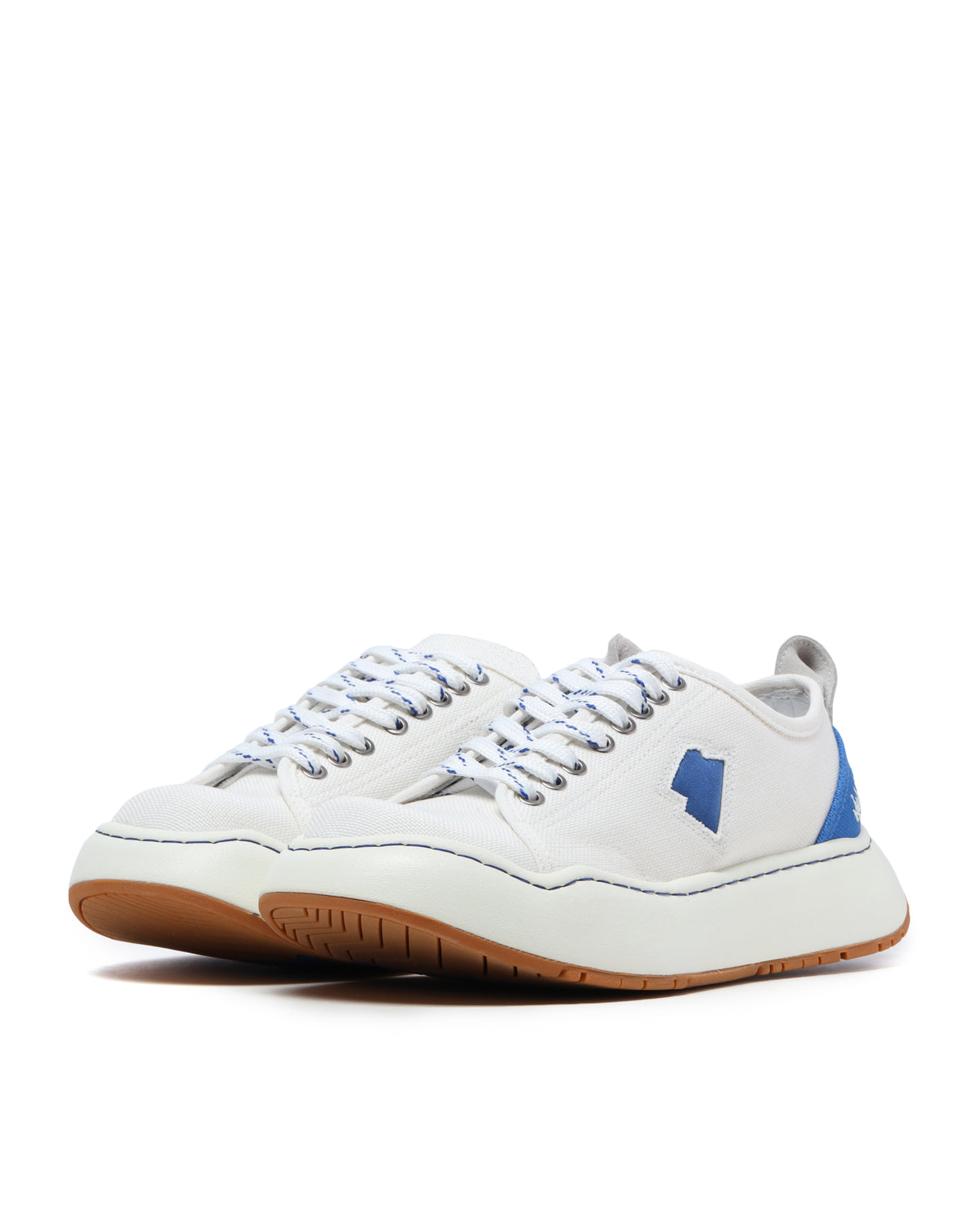 Low sneakers