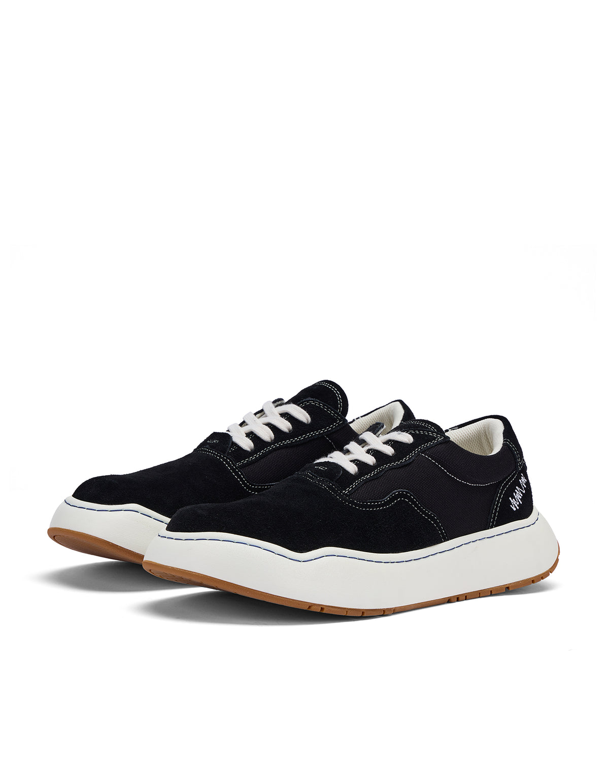Low-top sneakers