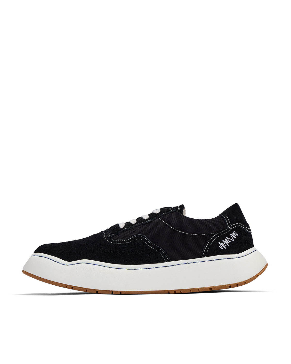 Low-top sneakers