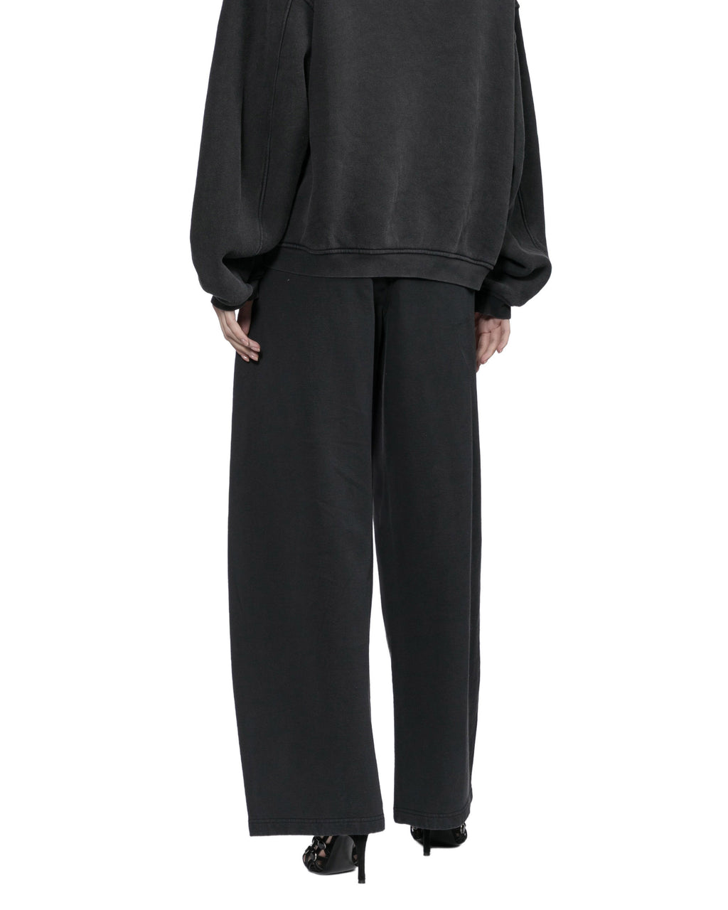 Wide-leg pants