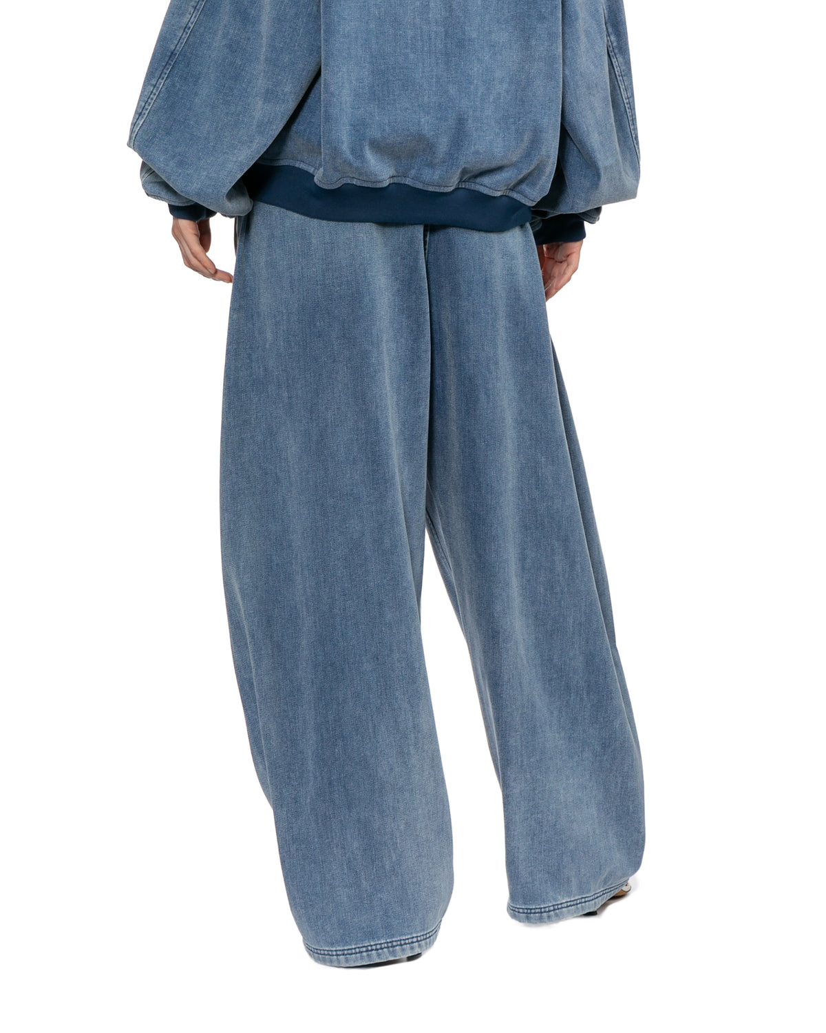 Wide-leg pants