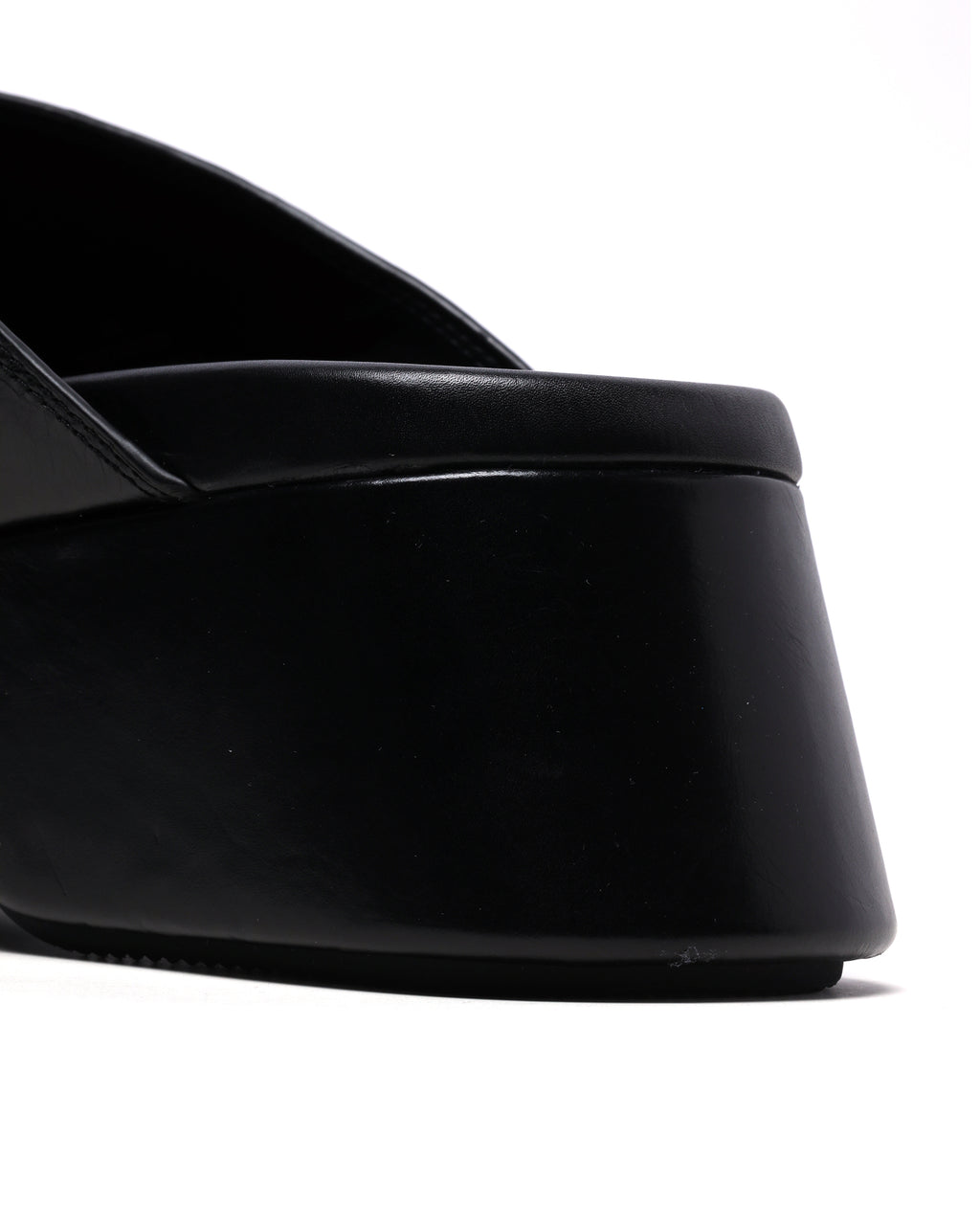 Float criss-cross platform sandals