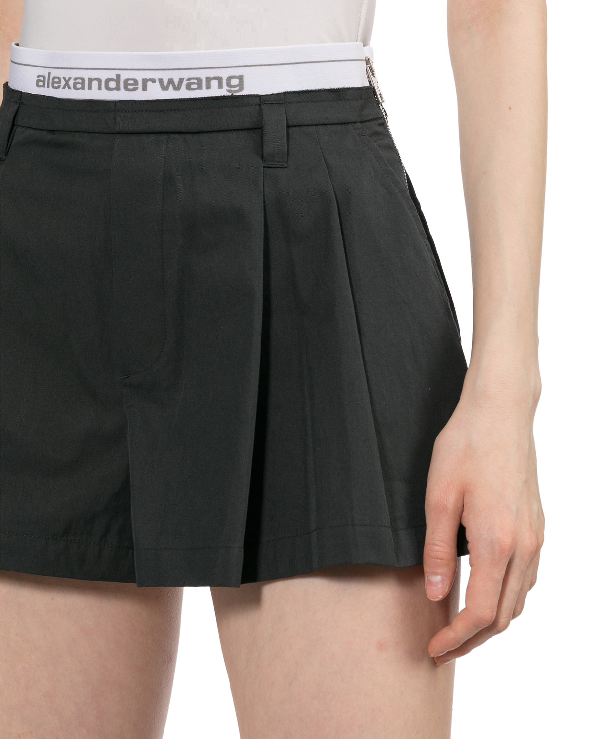 Pleated shorts