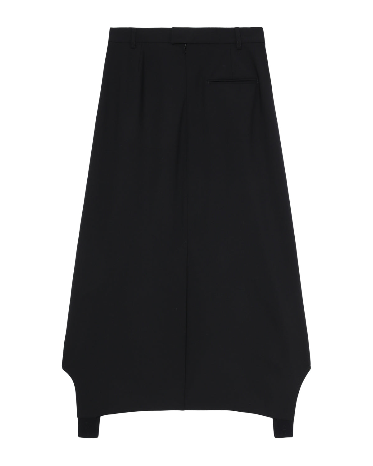 Asymmetric skirt