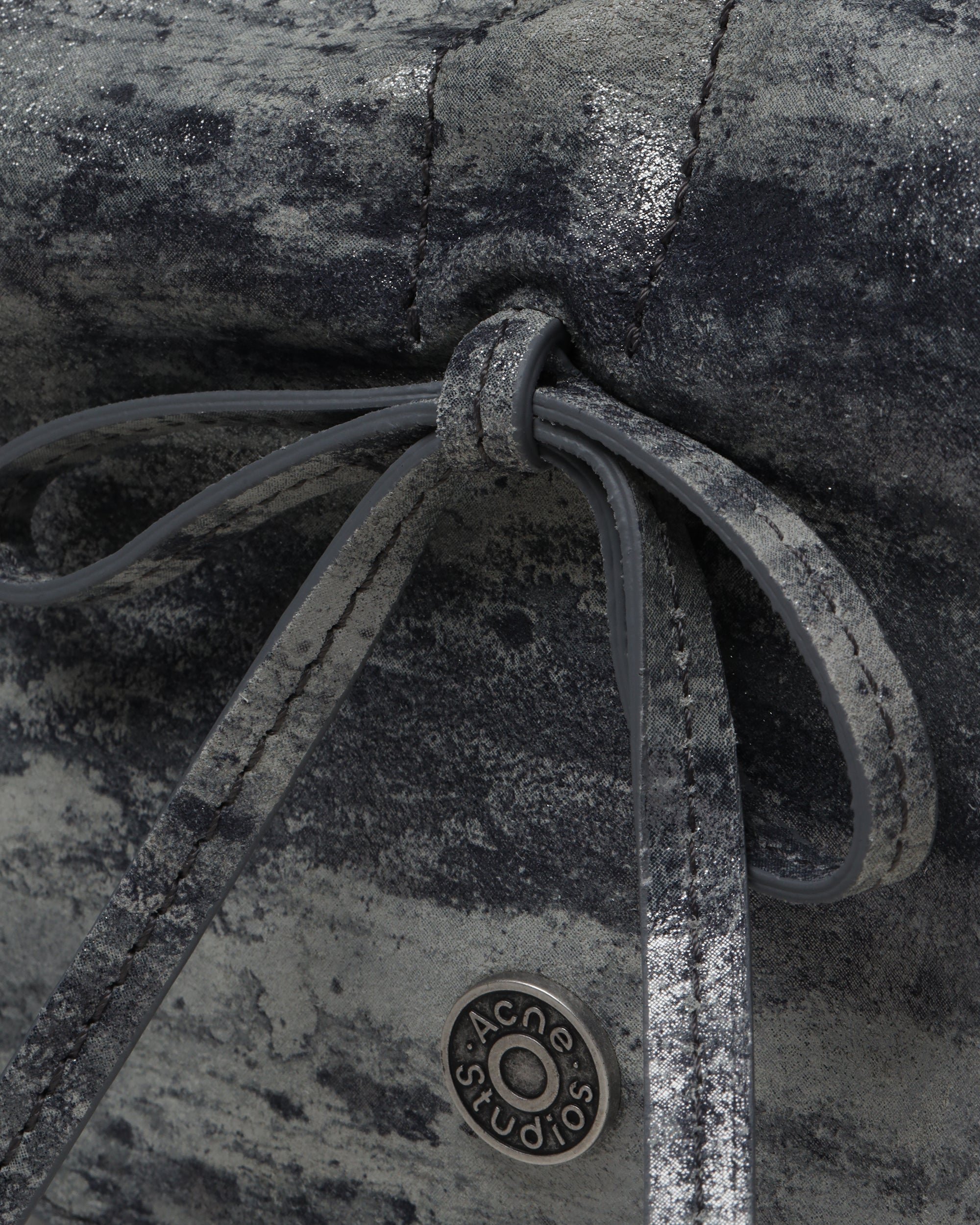 Multi-pocket shoulder bag