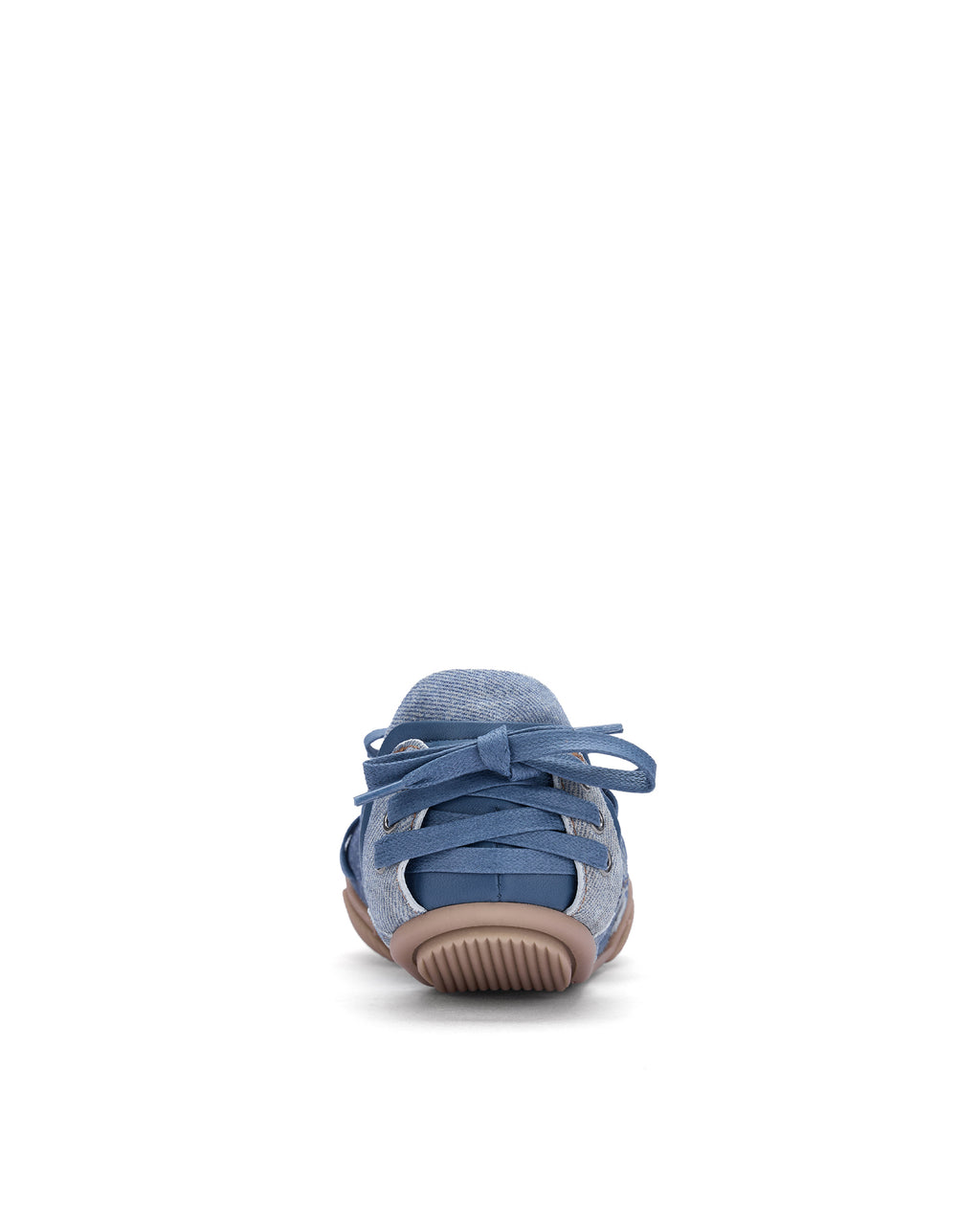 Lace-up leather shoes