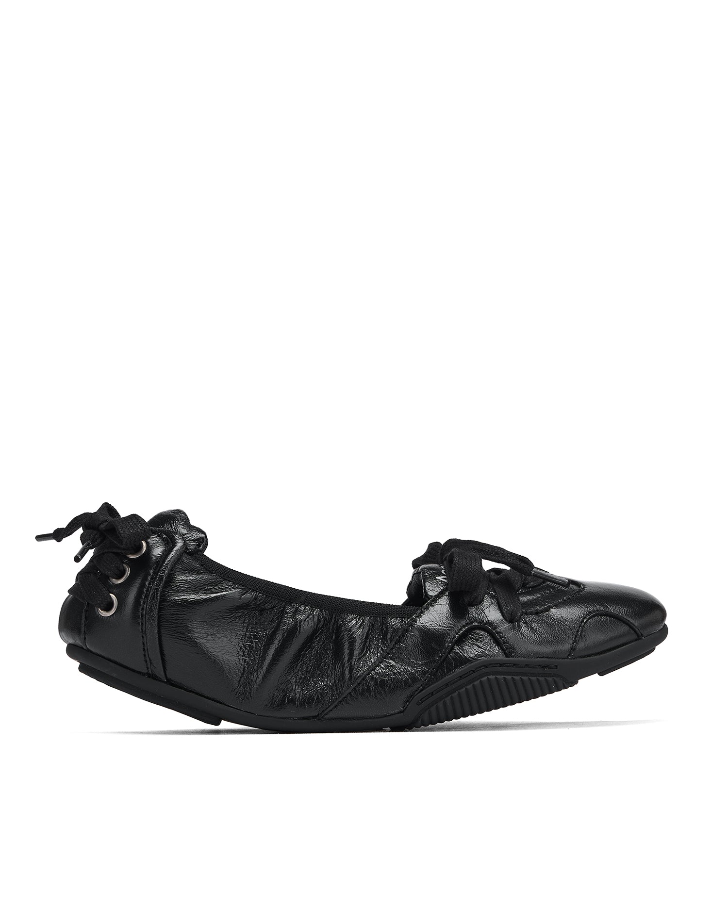 Lace-up leather shoes