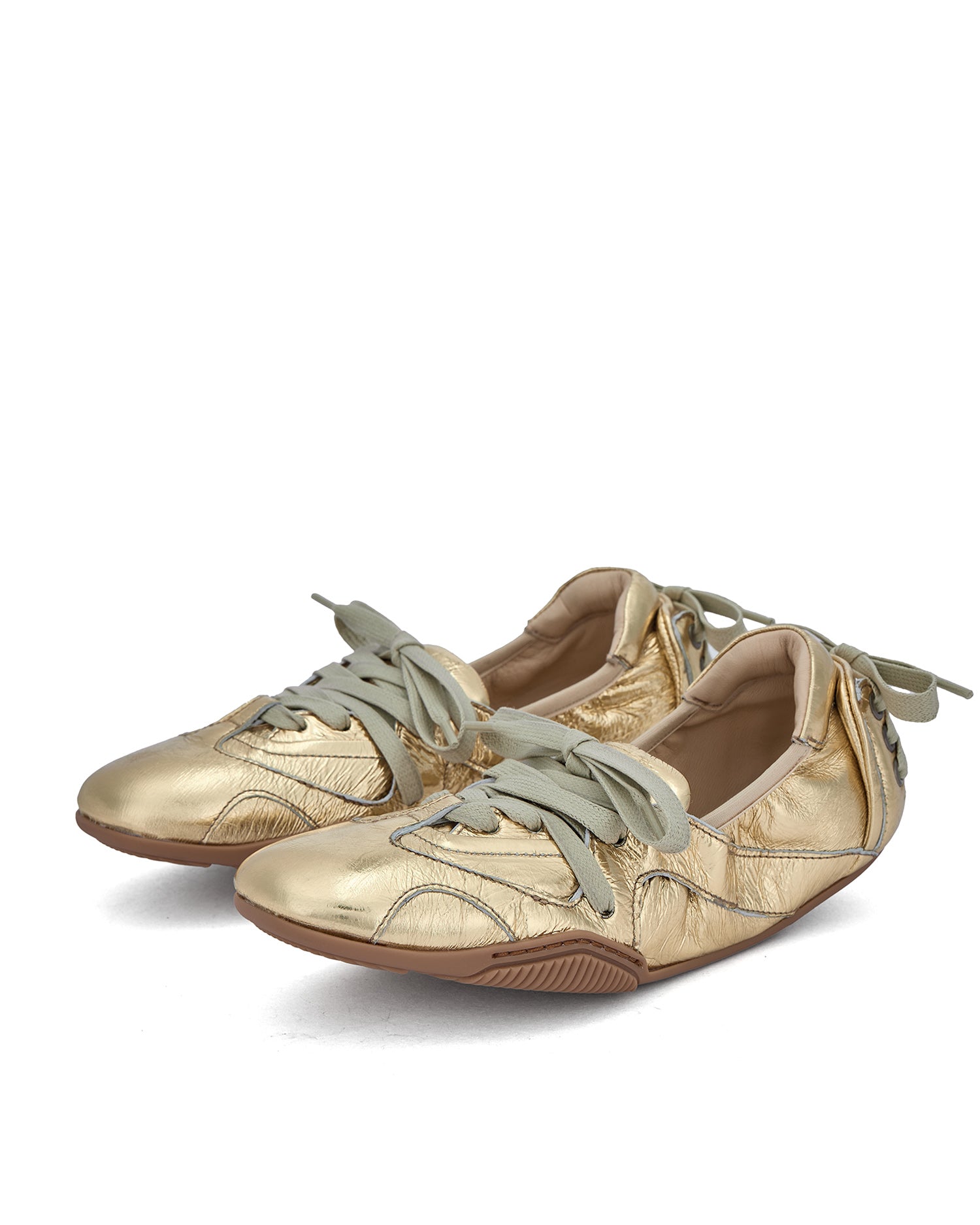 Lace-up leather shoes
