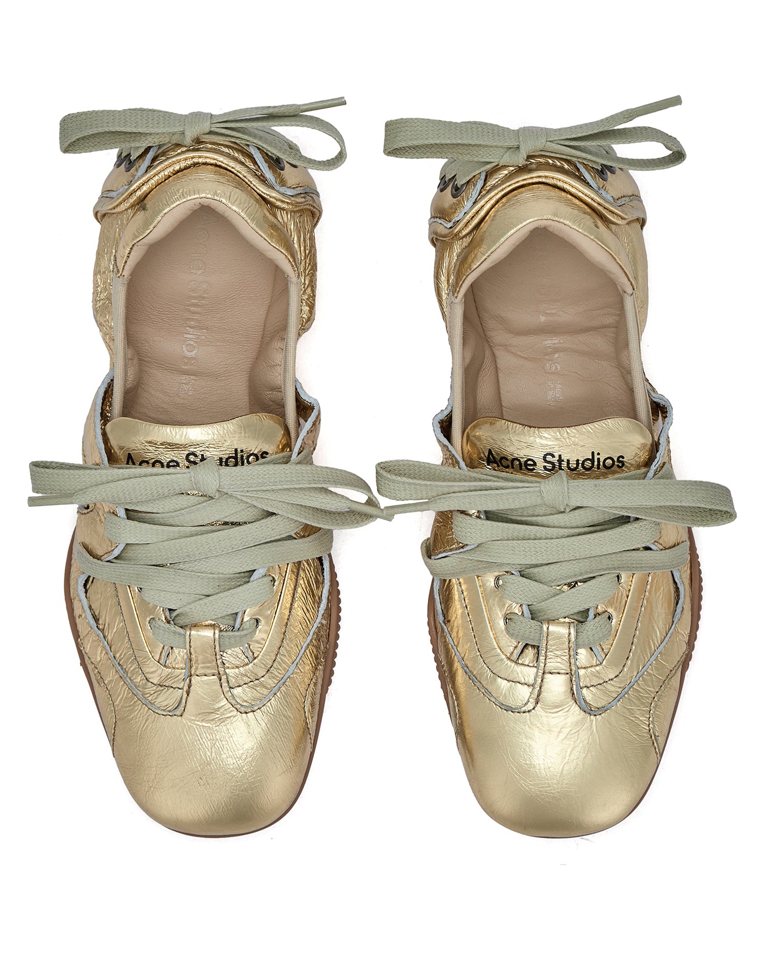 Lace-up leather shoes
