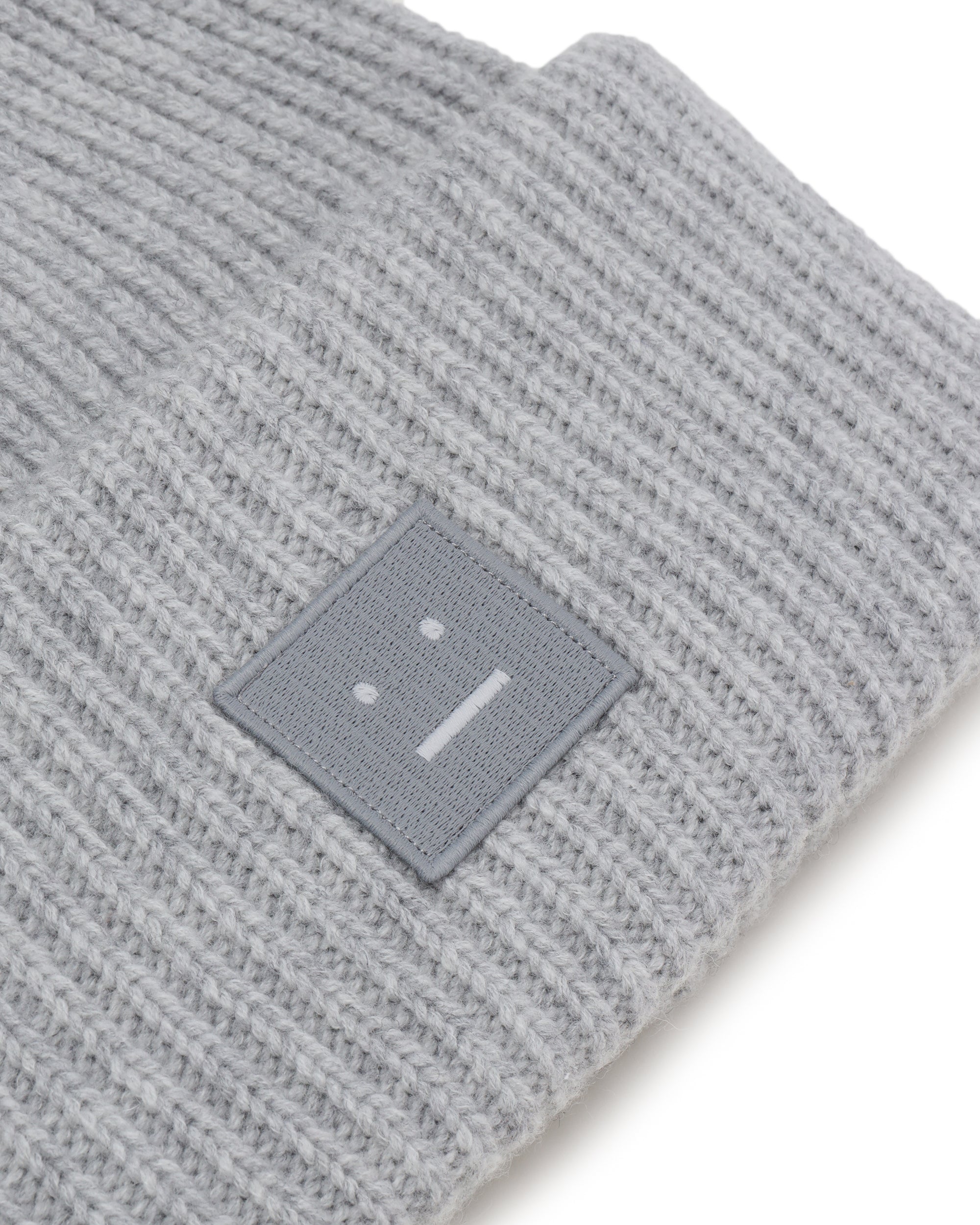 Large face logo beanie