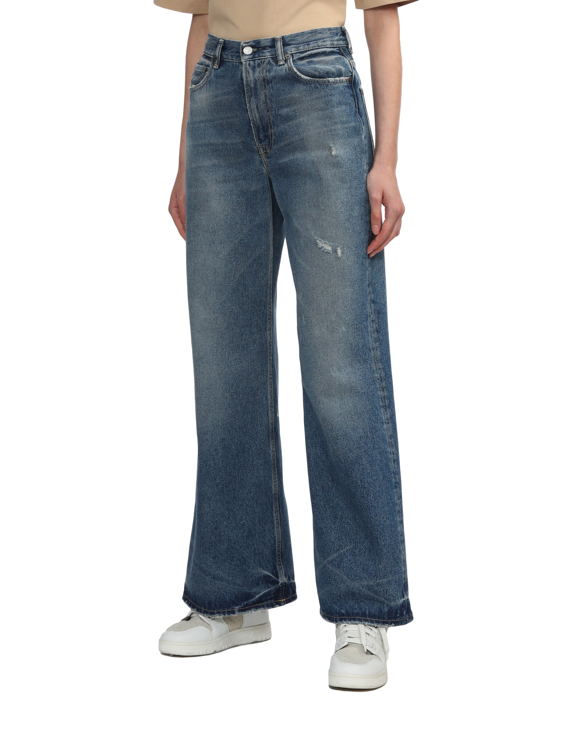 2022F relaxed fit jeans
