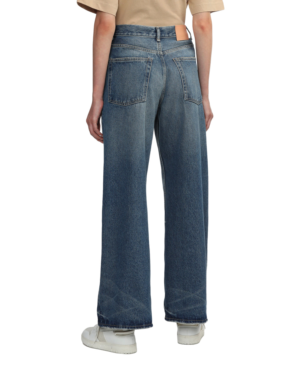 2022F relaxed fit jeans