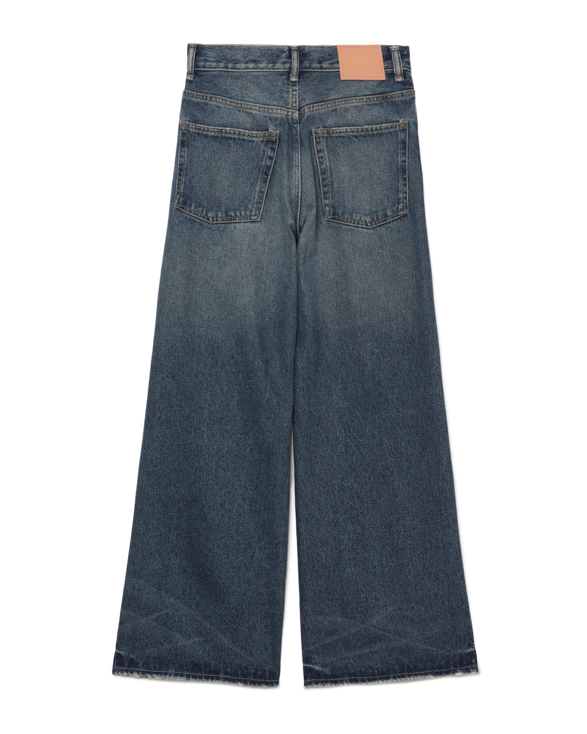 2022F relaxed fit jeans