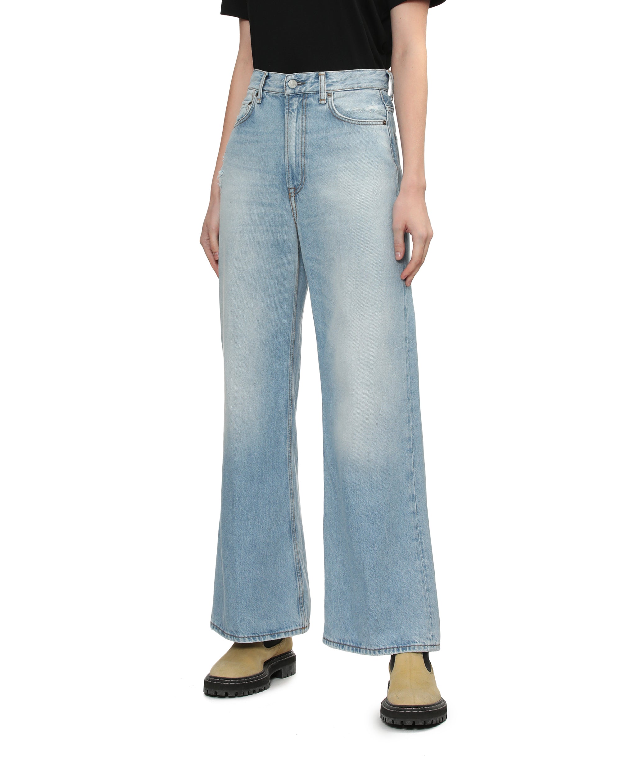 2022F relaxed fit jeans