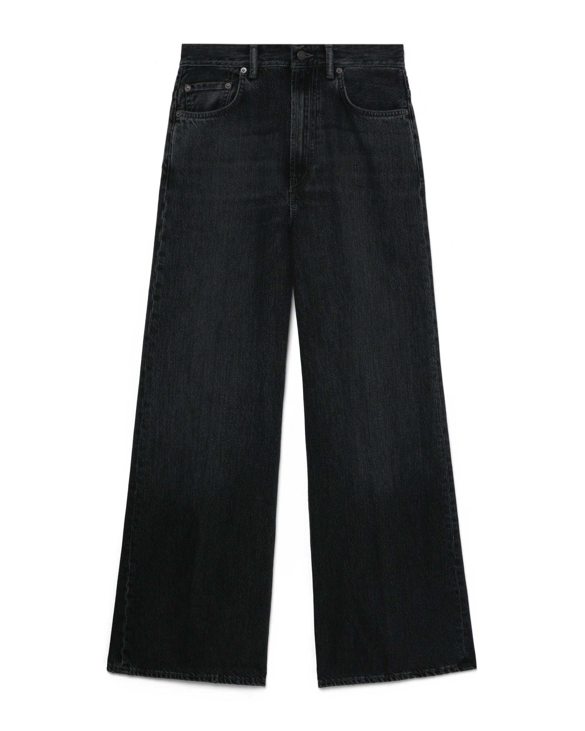 2022F relaxed fit jeans