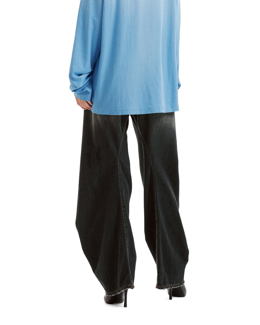 2006F loose-fit jeans