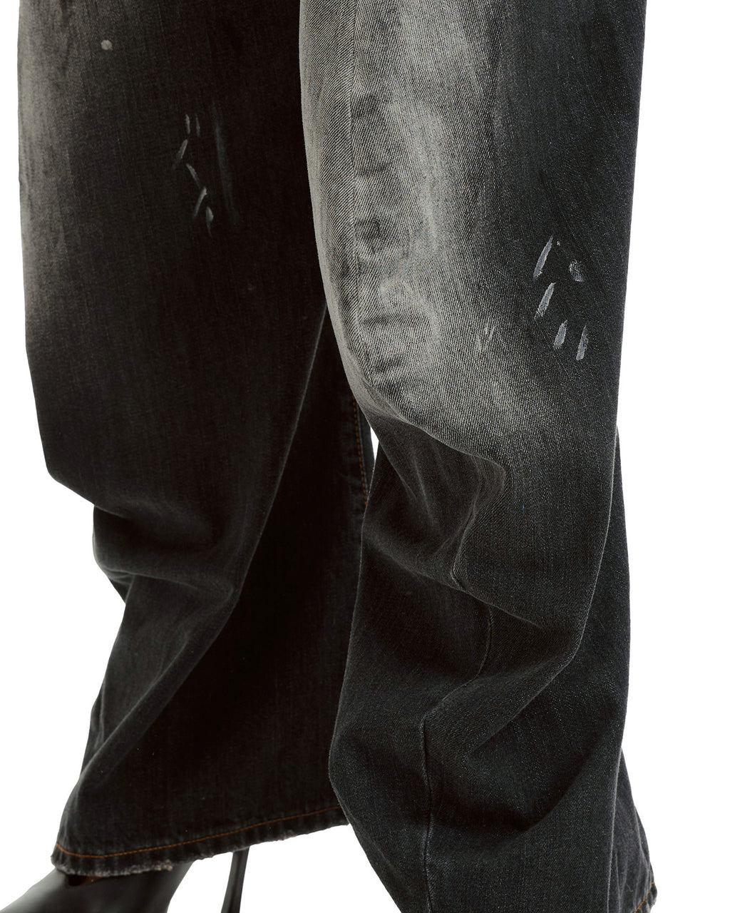 2006F loose-fit jeans