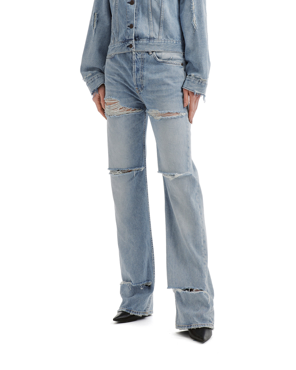 2010F regular fit distressed jeans
