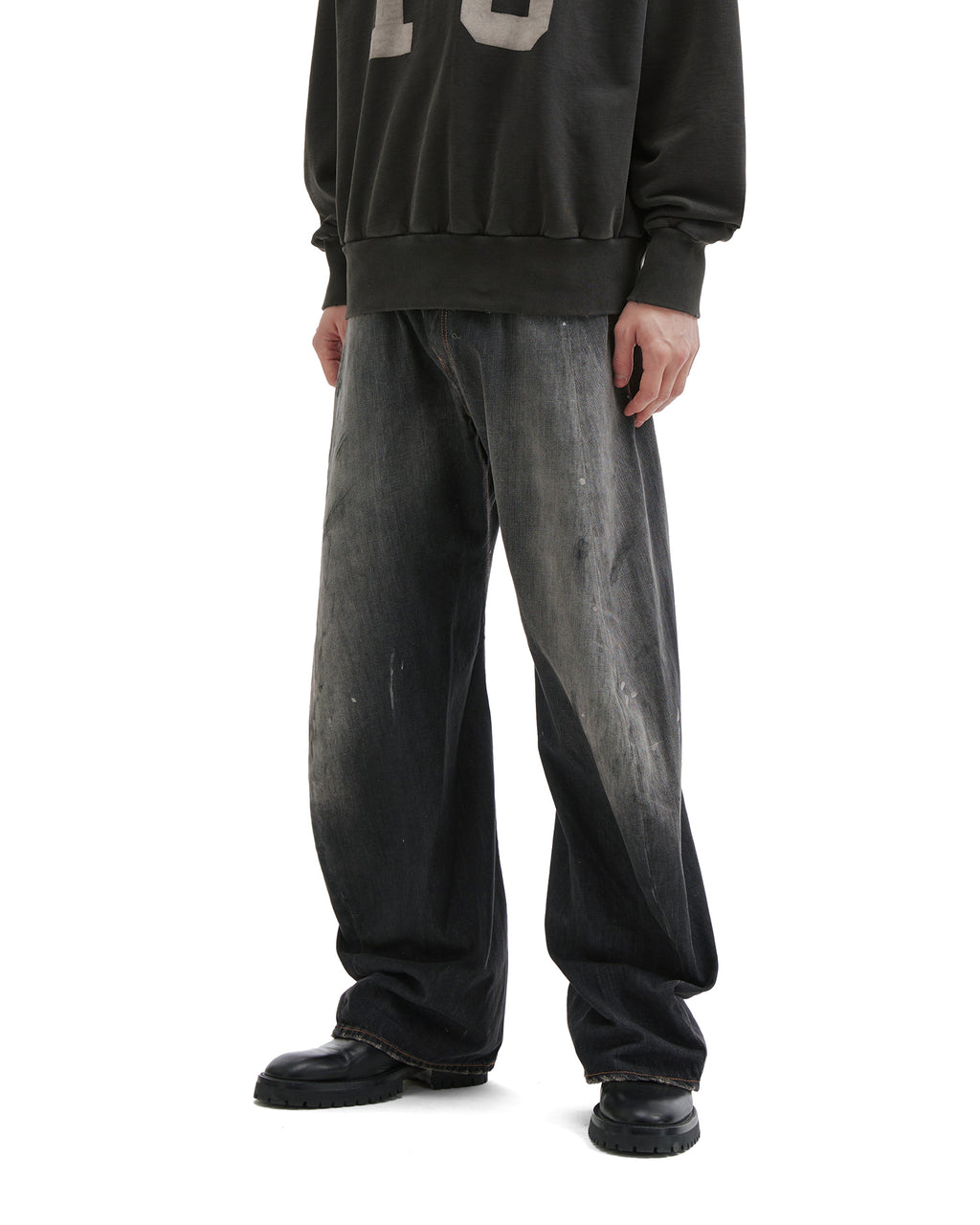 2006F loose fit jeans