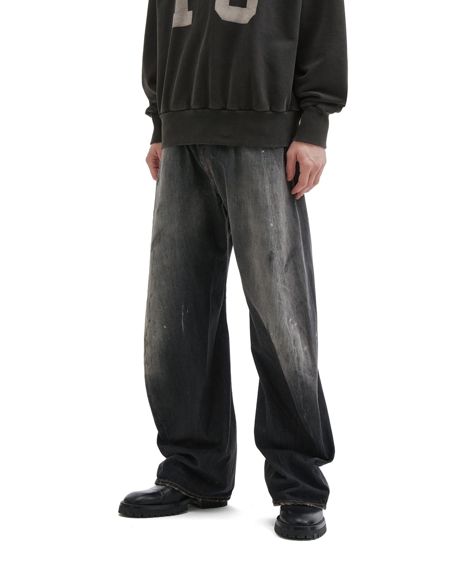 2006F loose fit jeans
