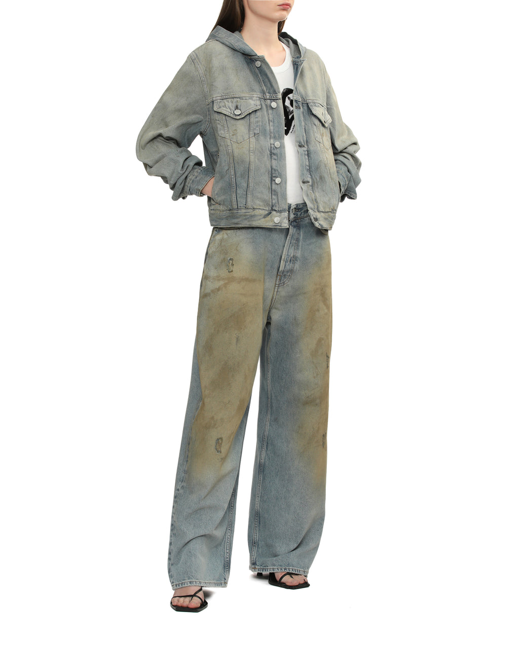2006f loose fit jeans