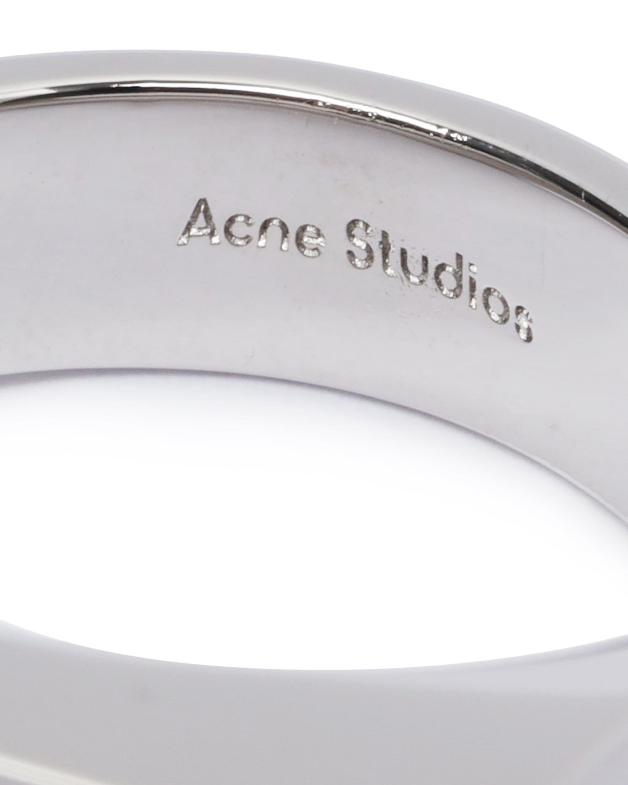 Face logo ring