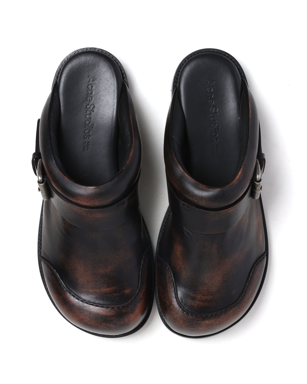 Leather buckle shoes