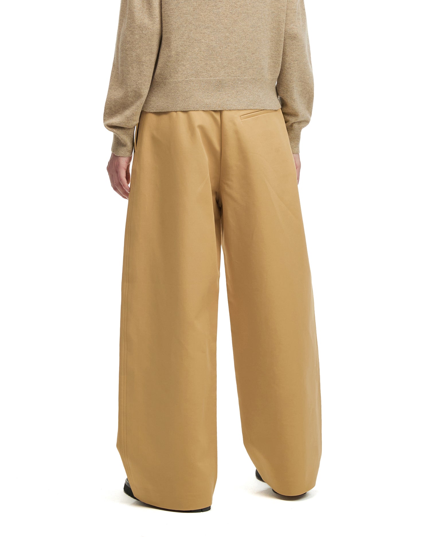Wide-leg pants