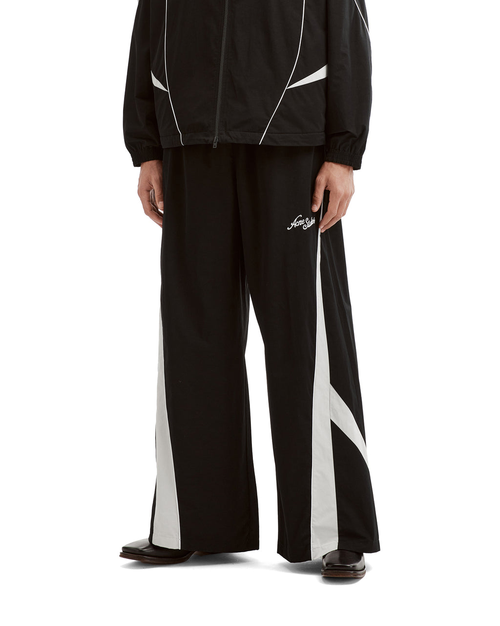 Wide-leg pants