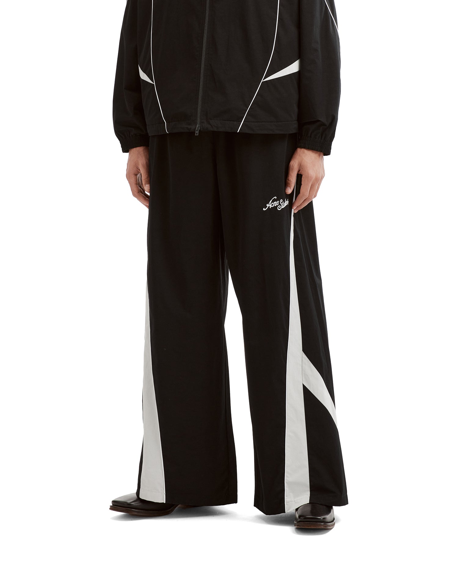Wide-leg pants